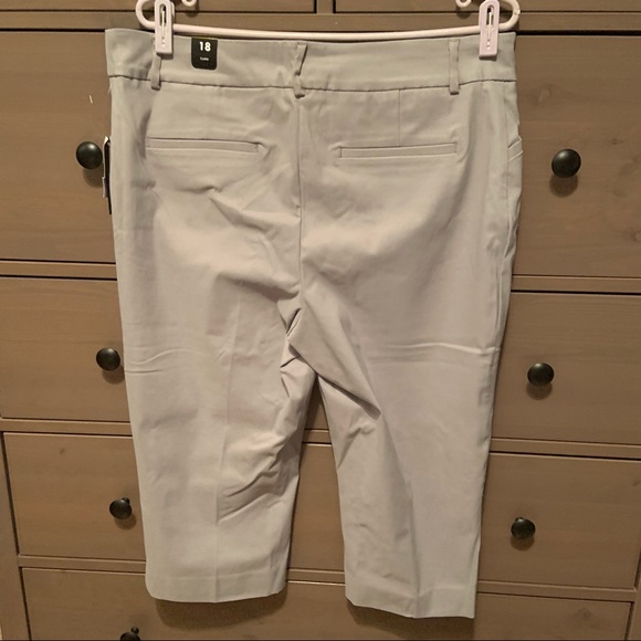 Capris - Picture 4 of 4